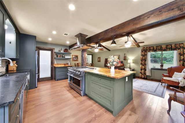 51 Corrigan Avenue, Shepherd, TX 77371