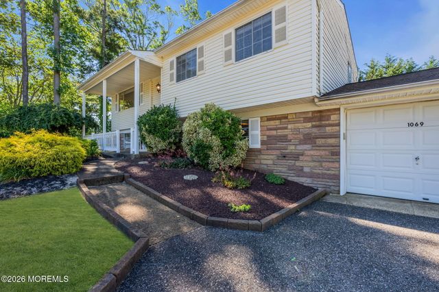 1069 Fairview Drive, Toms River, NJ 08753