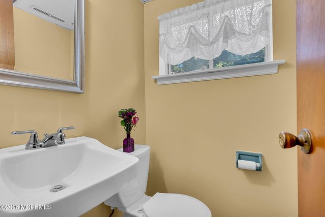 1069 Fairview Drive, Toms River, NJ 08753