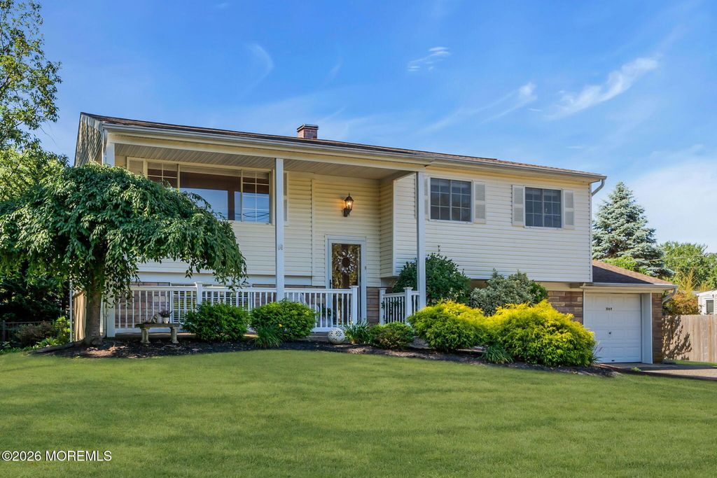 1069 Fairview Drive, Toms River, NJ 08753