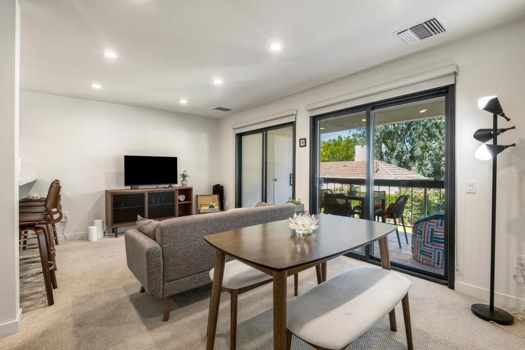 Image 4 of property listing at 1725 N Via Miraleste 2121, Palm Springs, CA 92262