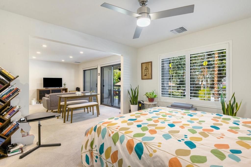 Image 6 of property listing at 1725 N Via Miraleste 2121, Palm Springs, CA 92262