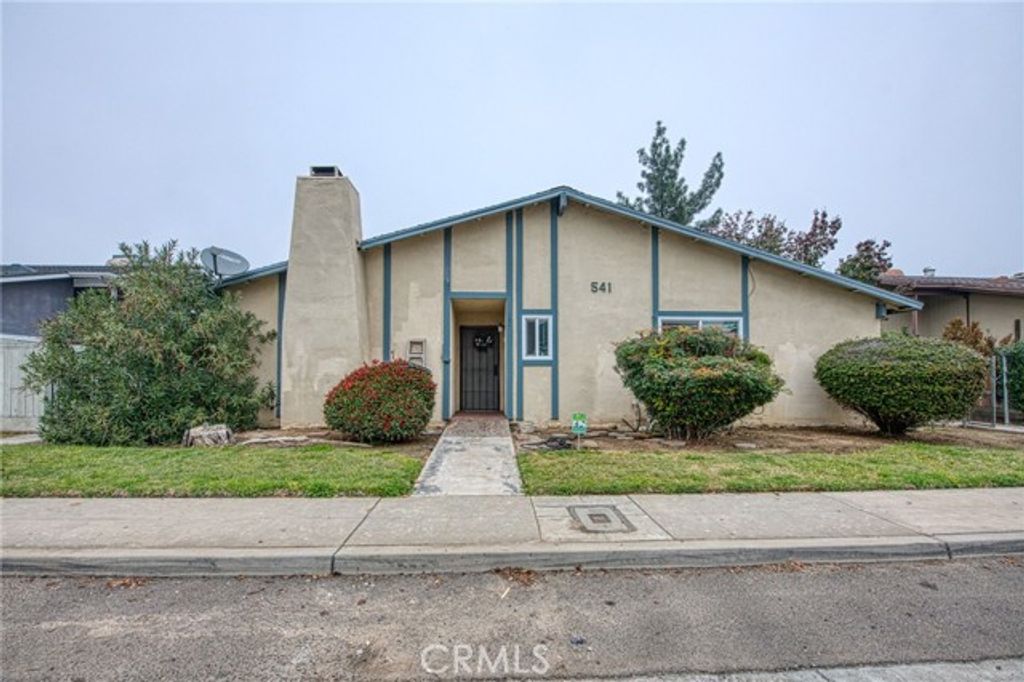 541 W Ashlan, Clovis, CA 93612