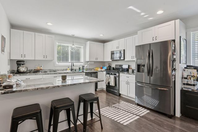 2084 Reaney Avenue E, Saint Paul, MN 55119