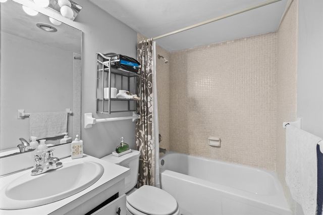 4174 Inverrary Drive 413, Lauderhill, FL 33319