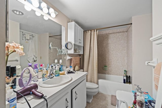 4174 Inverrary Drive 413, Lauderhill, FL 33319