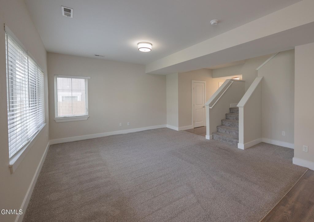 2826 27th Street W, Williston, ND 58801 photo 5