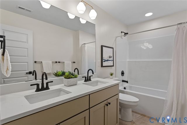 15650 Hebrides Dr, Chesterfield, VA 23838