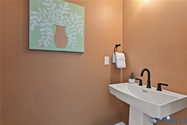 15650 Hebrides Dr, Chesterfield, VA 23838