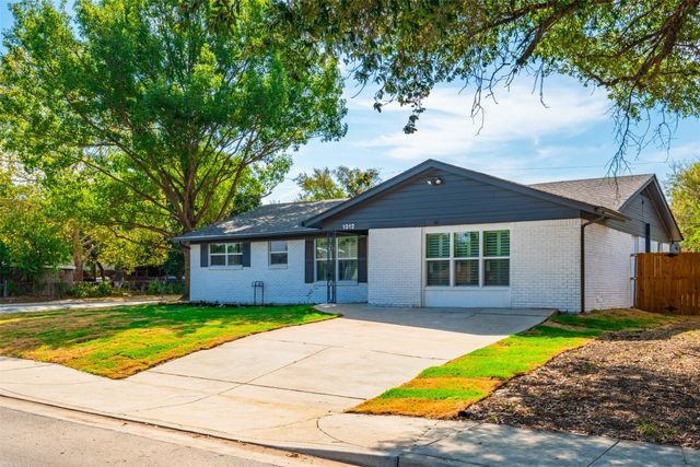 1312 E Mitchell Street, Arlington, TX 76010