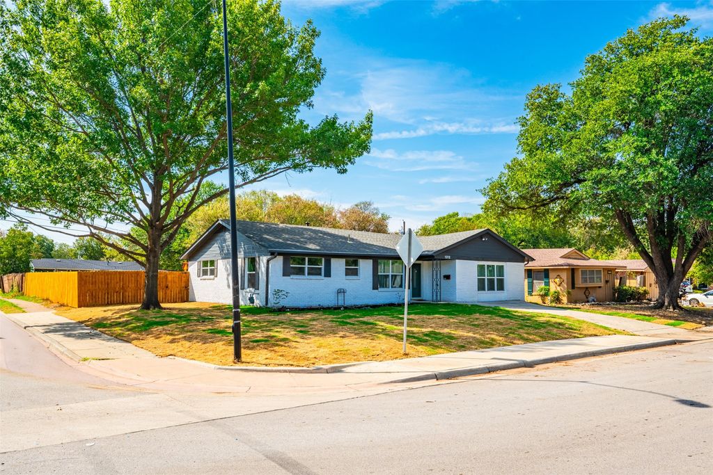 1312 E Mitchell Street, Arlington, TX 76010 — photo 4