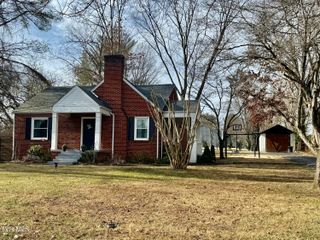 147 Gray Station Road, Johnson City, TN 37615