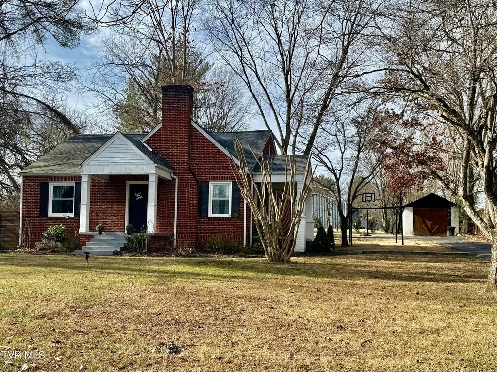 147 Gray Station Road, Johnson City, TN 37615