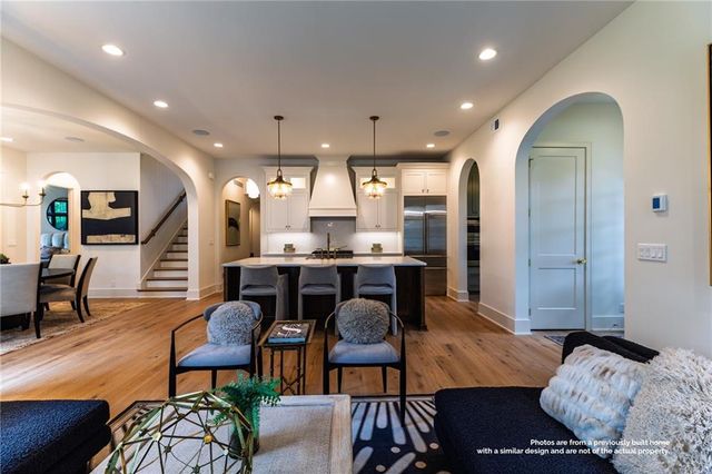 4217 W 74th Street, Prairie Village, KS 66208