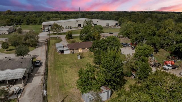 1849 Garden Road, Pearland, TX 77581