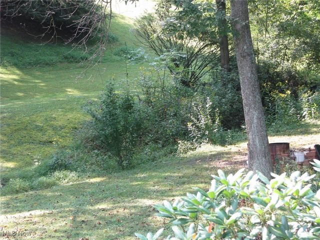 3605 State Route 83, Millersburg, OH 44654