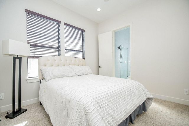 5217 Inker Street B, Houston, TX 77007