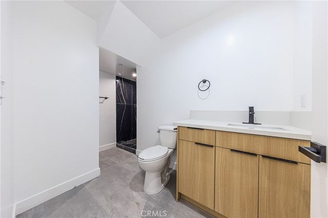 2426 S West View Street C, Los Angeles, CA 90016