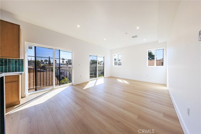 2426 S West View Street C, Los Angeles, CA 90016