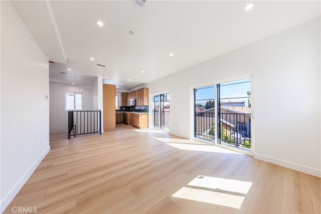 2426 S West View Street C, Los Angeles, CA 90016