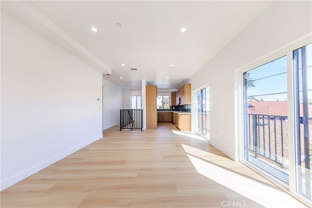 2426 S West View Street C, Los Angeles, CA 90016