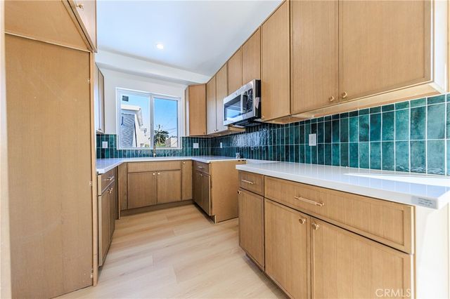 2426 S West View Street C, Los Angeles, CA 90016