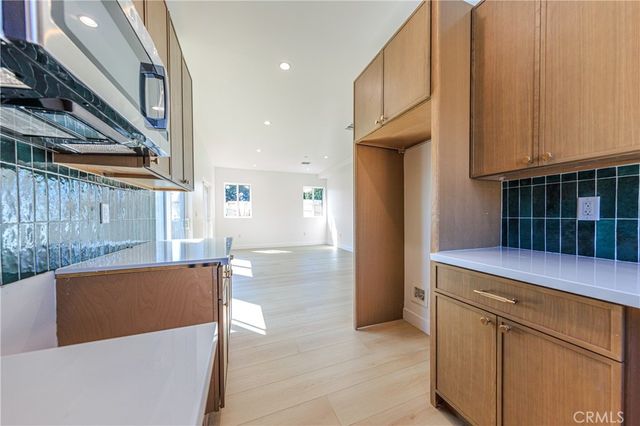 2426 S West View Street C, Los Angeles, CA 90016