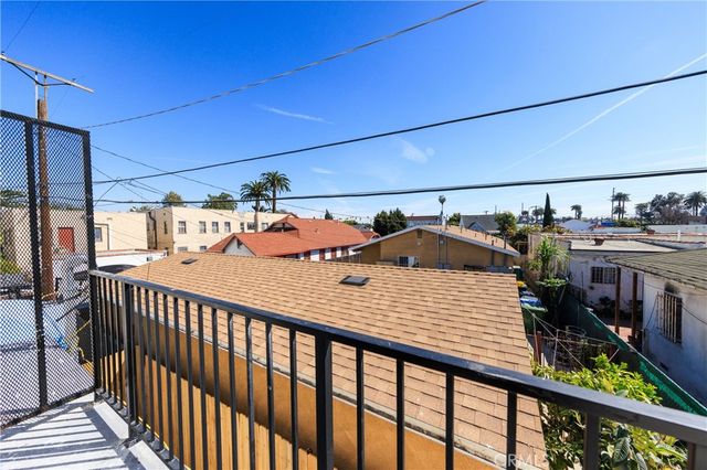 2426 S West View Street C, Los Angeles, CA 90016