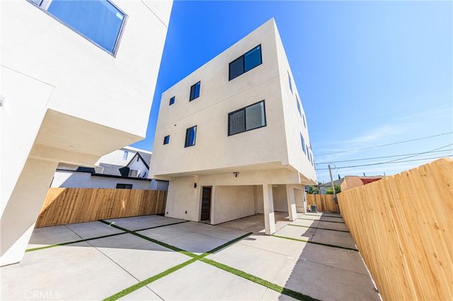 2426 S West View Street C, Los Angeles, CA 90016