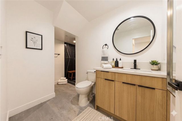 2426 S West View Street C, Los Angeles, CA 90016