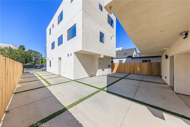 2426 S West View Street C, Los Angeles, CA 90016