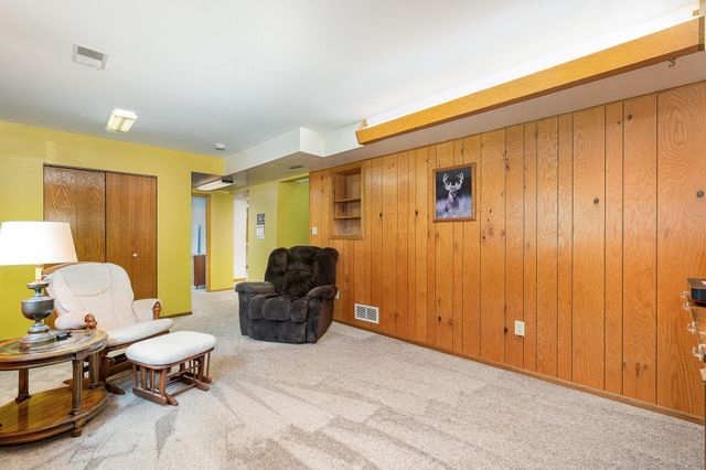 949 Xenia Avenue NW, Elk River, MN 55330