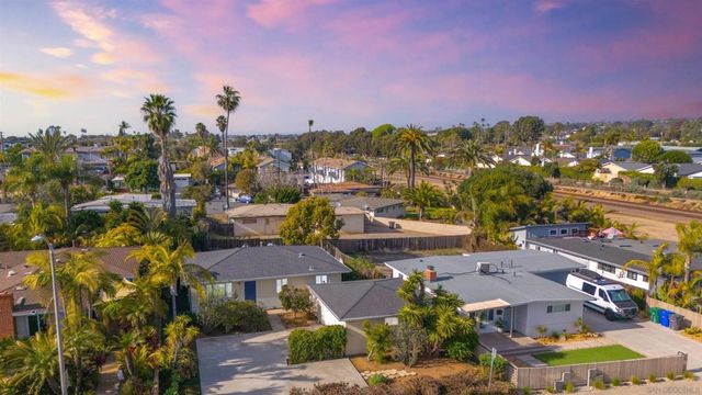 370 Tamarack Ave, Carlsbad, CA 92008