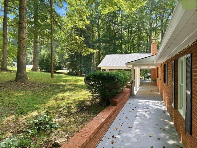 2306 E Cherokee Drive, Woodstock, GA 30188