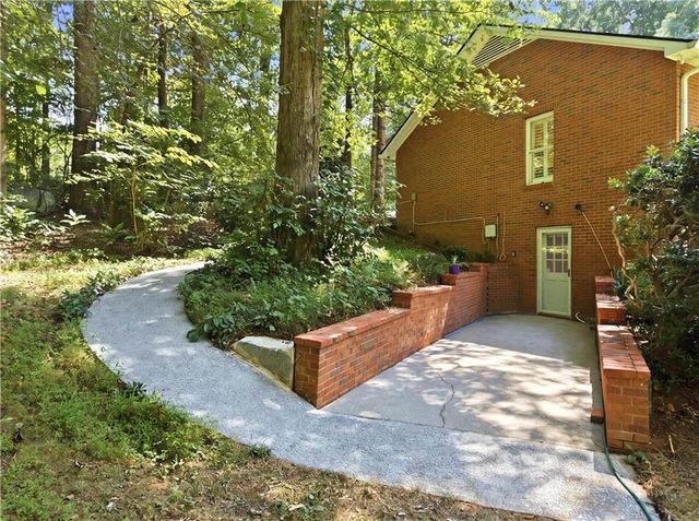 2306 E Cherokee Drive, Woodstock, GA 30188