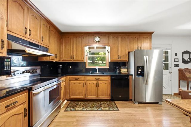 2306 E Cherokee Drive, Woodstock, GA 30188