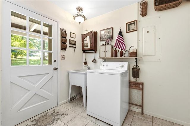 2306 E Cherokee Drive, Woodstock, GA 30188