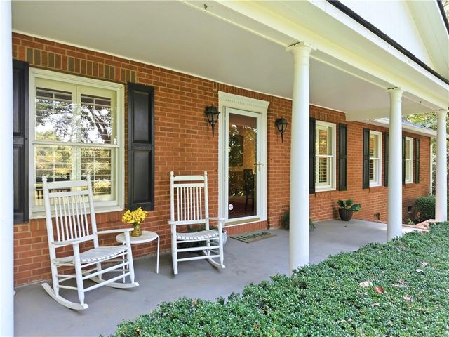 2306 E Cherokee Drive, Woodstock, GA 30188