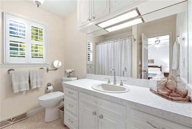 2306 E Cherokee Drive, Woodstock, GA 30188