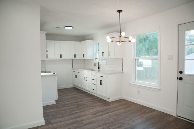 4741 Mccart Avenue, Fort Worth, TX 76115