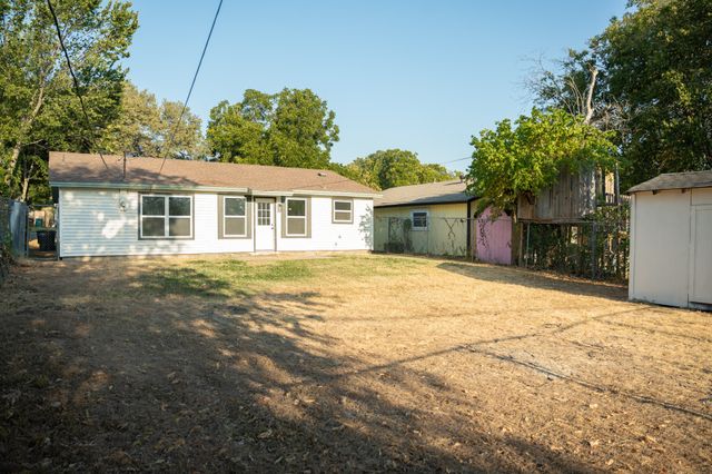 4741 Mccart Avenue, Fort Worth, TX 76115