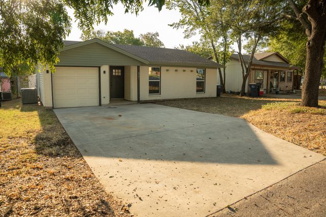 4741 Mccart Avenue, Fort Worth, TX 76115