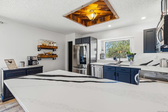 5106 TREE TOP ST, San Antonio, TX 78250