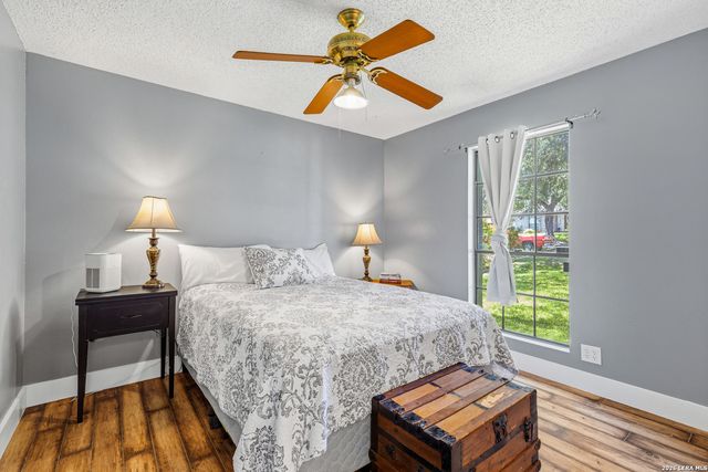 5106 TREE TOP ST, San Antonio, TX 78250
