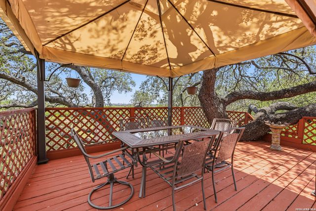 5106 TREE TOP ST, San Antonio, TX 78250