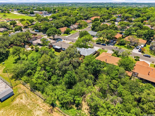 5106 TREE TOP ST, San Antonio, TX 78250