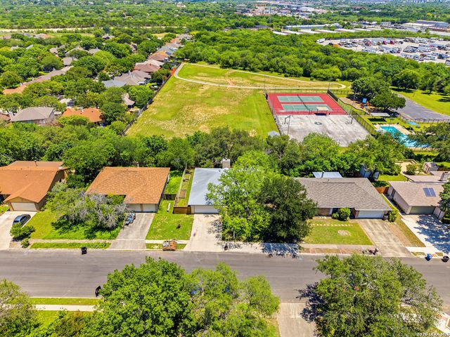 5106 TREE TOP ST, San Antonio, TX 78250