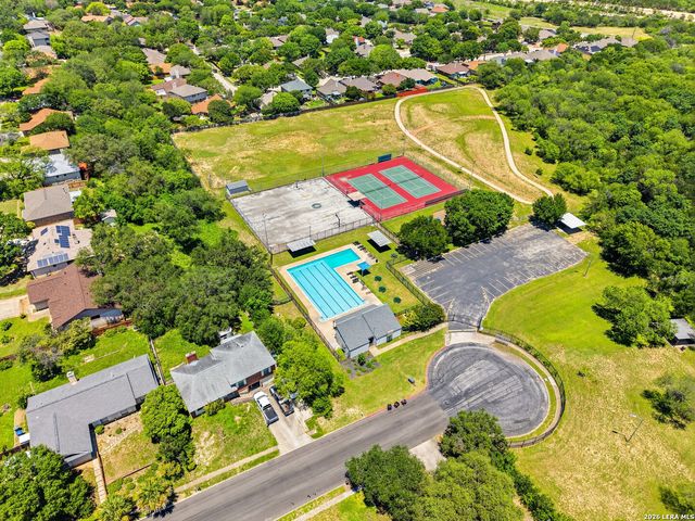 5106 TREE TOP ST, San Antonio, TX 78250