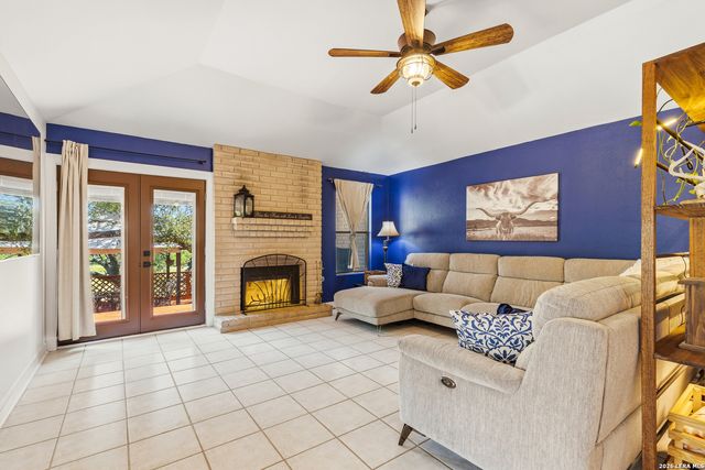 5106 TREE TOP ST, San Antonio, TX 78250