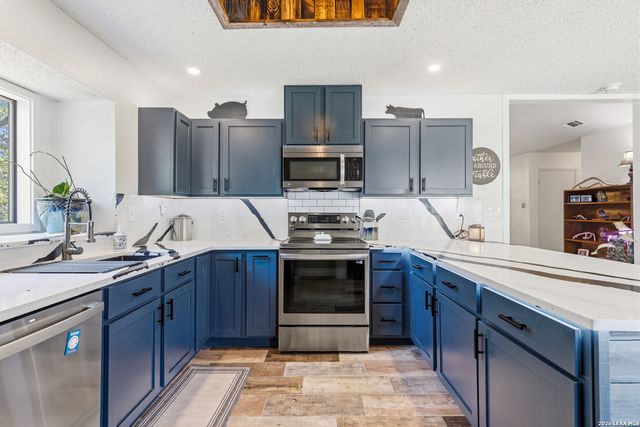 5106 TREE TOP ST, San Antonio, TX 78250
